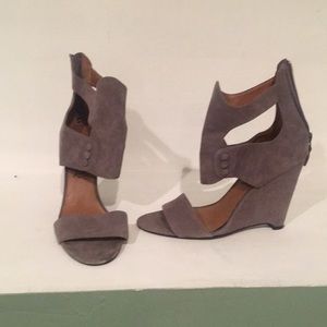 Wedges that go around the ankle for a classy look.